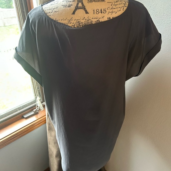 Express Gray Tan Relaxed Cut Out Blouse - Picture 4 of 6